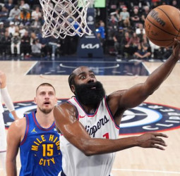 Harden supera el triple-doble de Jokic, 122-126