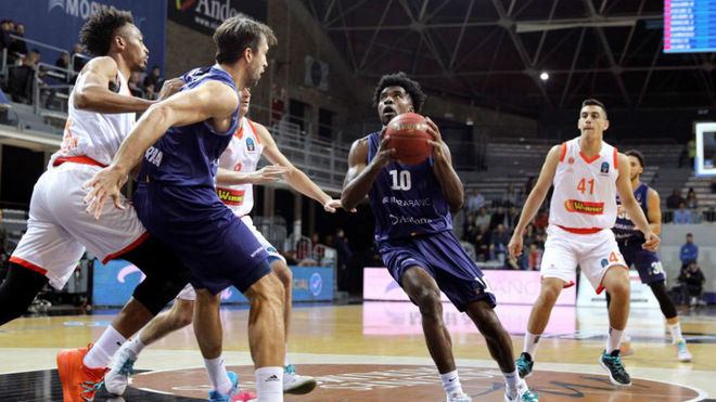 El Andorra gana con solvencia al Maccabi Rishon (84-61) y no pierde de vista el liderato del grupo