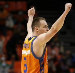 Klemen Prepelic, baja para el resto de la temporada por una fractura en el brazo izquierdo