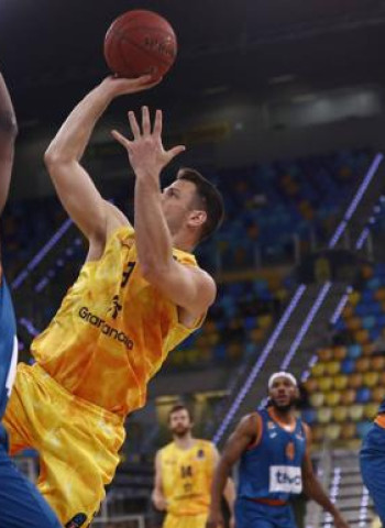 El Gran Canaria pierde el liderato europeo (81-96)