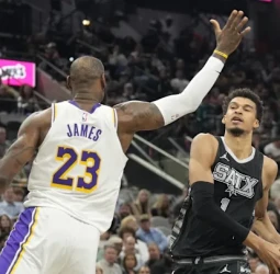 NBA Cup: Fox anota 60 sin premio, LeBron, cuarto triple-doble consecutivo