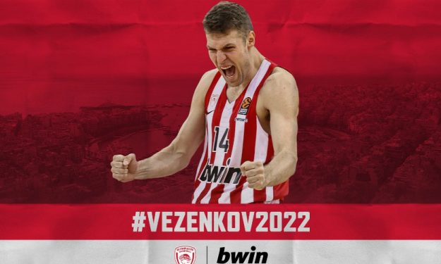 Sasha Vezenkov, dos temporadas más en el Olympiacos
