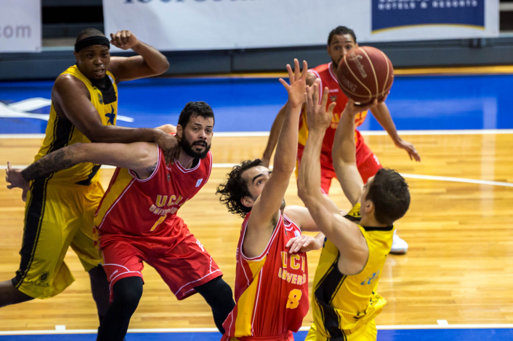 El tercer cuarto lastra al UCAM Murcia ante Iberostar Tenerife (70-69)