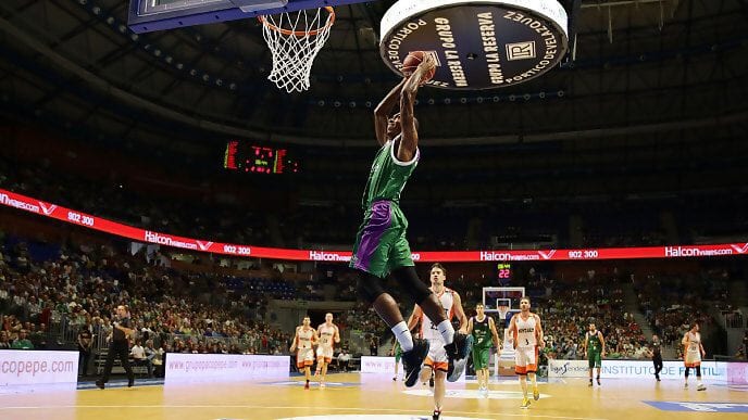 Jamar Smith seguirá dos años más en el Unicaja