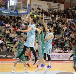Breogán arrolla a Huesca y recupera el liderato
