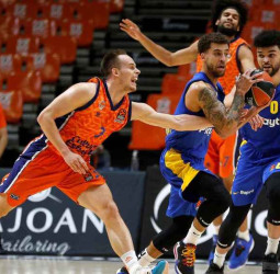 Remontada de fe del Valencia Basket ante Maccabi Playtika Tel Aviv para el mejor inicio en Euroliga (82-80)