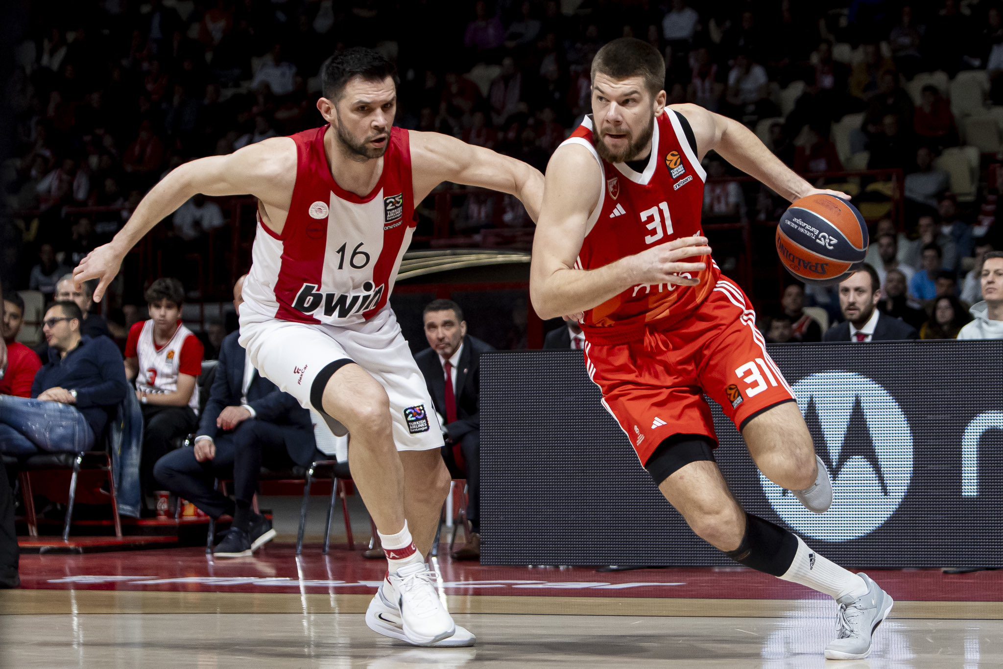 Sorpresa en El Pireo de la mano del Estrella Roja, 73-81
