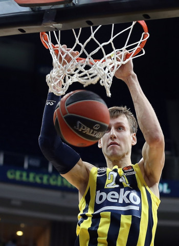 El Maccabi no logra parar la racha de victorias del Fenerbahce (82-75)