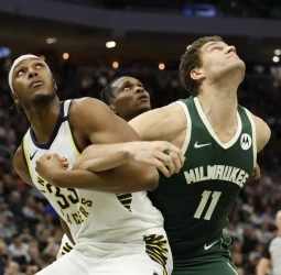 Los Pacers superan el triple-doble de Antetokounmpo