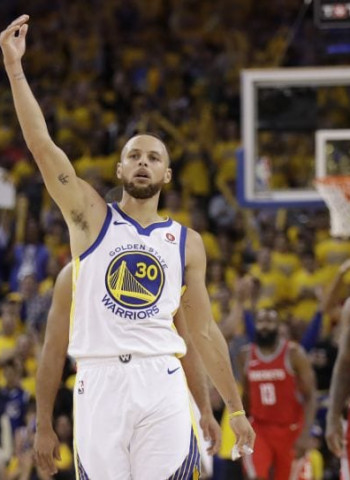 Los Warriors destrozan sin miramientos a los Rockets (85-126)