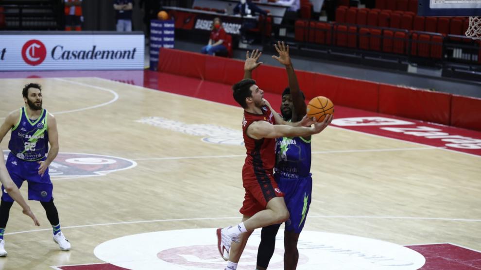 El Casademont despierta y suma una victoria crucial ante el Dinamo Sassari (105-88)