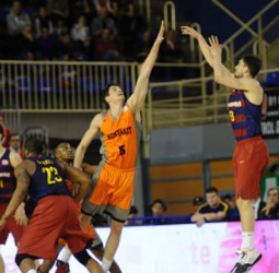 El Barcelona Lassa también gana sufriendo (82-84)
