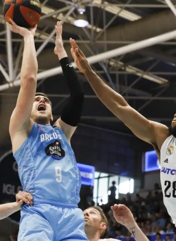 El Real Madrid sale de Lugo apaleado por el Breogán, 96-72