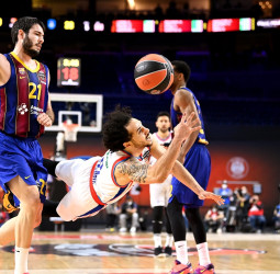 Final EuroLeague 2021: El Anadolu Efes estrena su palmarés de campeón (81-86)