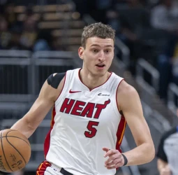 Los Miami Heat activan la extensión de Nikola Jovic
