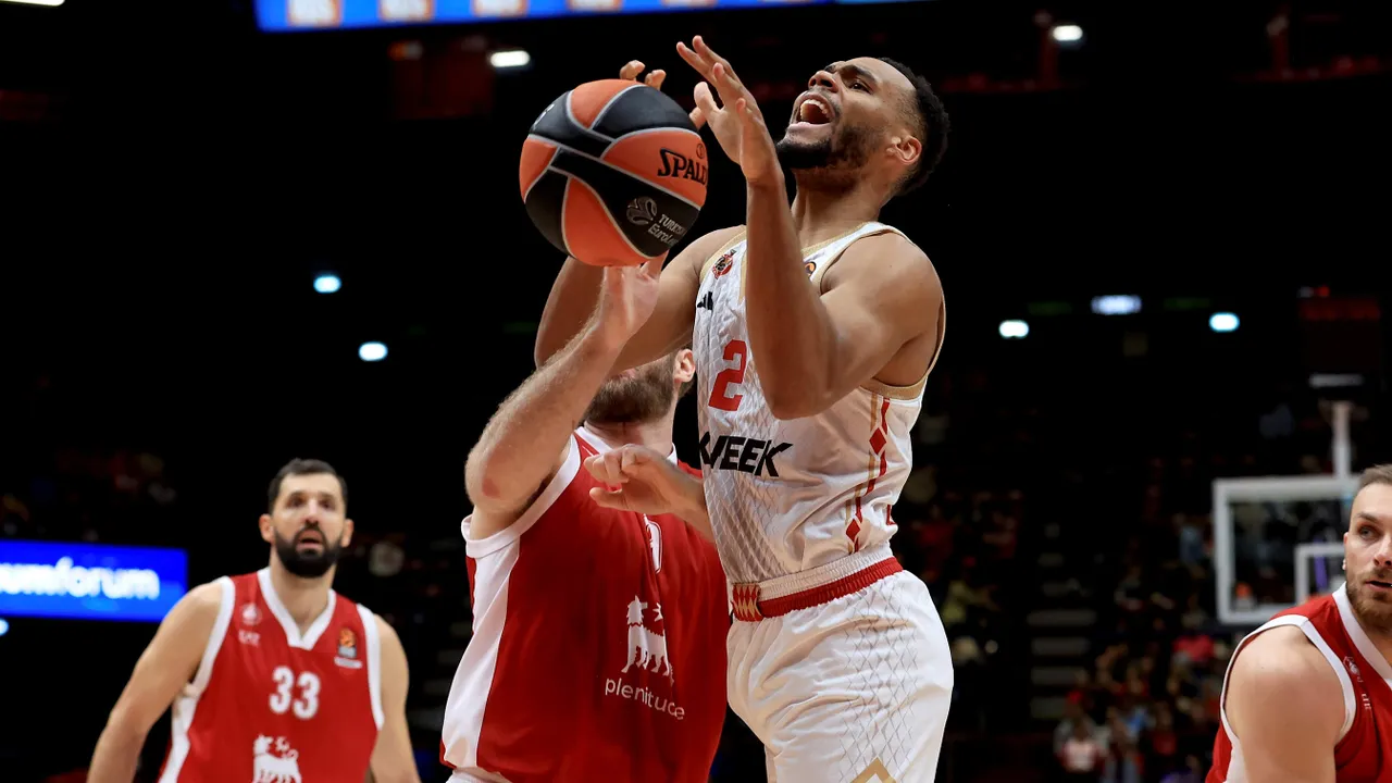 Mike James y el AS Mónaco infligieron a Milán su cuarta derrota, 66-72