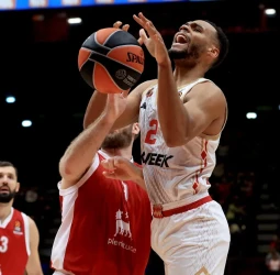 Mike James y el AS Mónaco infligieron a Milán su cuarta derrota, 66-72