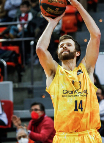Shurna lidera el triunfo del Gran Canaria en Zaragoza (76-86)