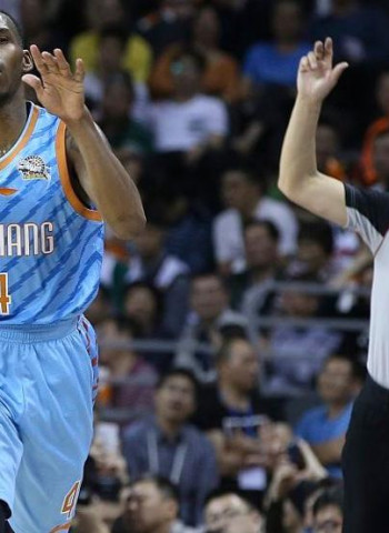 Darius Adams continuará en el Xinjiang chino