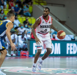 El Real Betis llega a un acuerdo con Khadeen Carrington