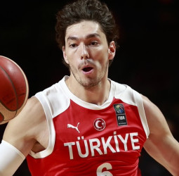 Turquía supera a Uruguay liderados por un imparable Osman