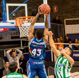 Panathinaikos, un duro rival para el Andorra en su intento por renovar a Thanasis Antetokounmpo