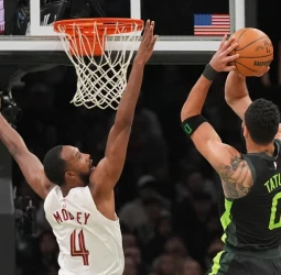 Mitchell lidera la reacción de los Cavaliers ante los Celtics, 123-116