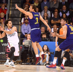 Serio correctivo del Efes al Barça, los turcos vuelven a contar con el factor campo. Larkin, excelso (68-102) [2-1]