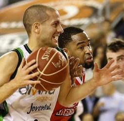 El Divina Seguros Joventut consigue la primera victoria (81-85)