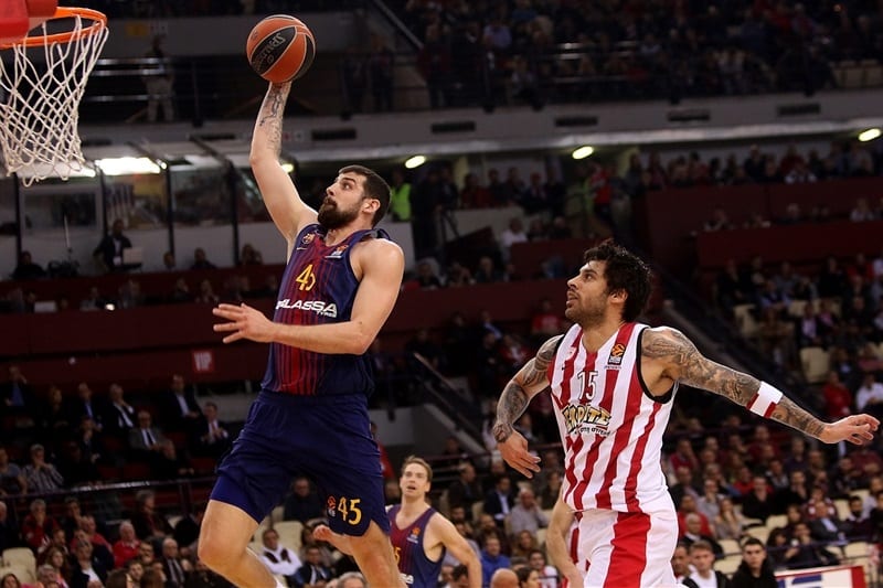 El FC Barcelona arrasa a Olympiacos (63-90)