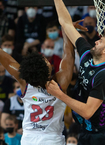 El Bitci Baskonia se pasea por Miribilla y apuntala el Playoff (62-90)