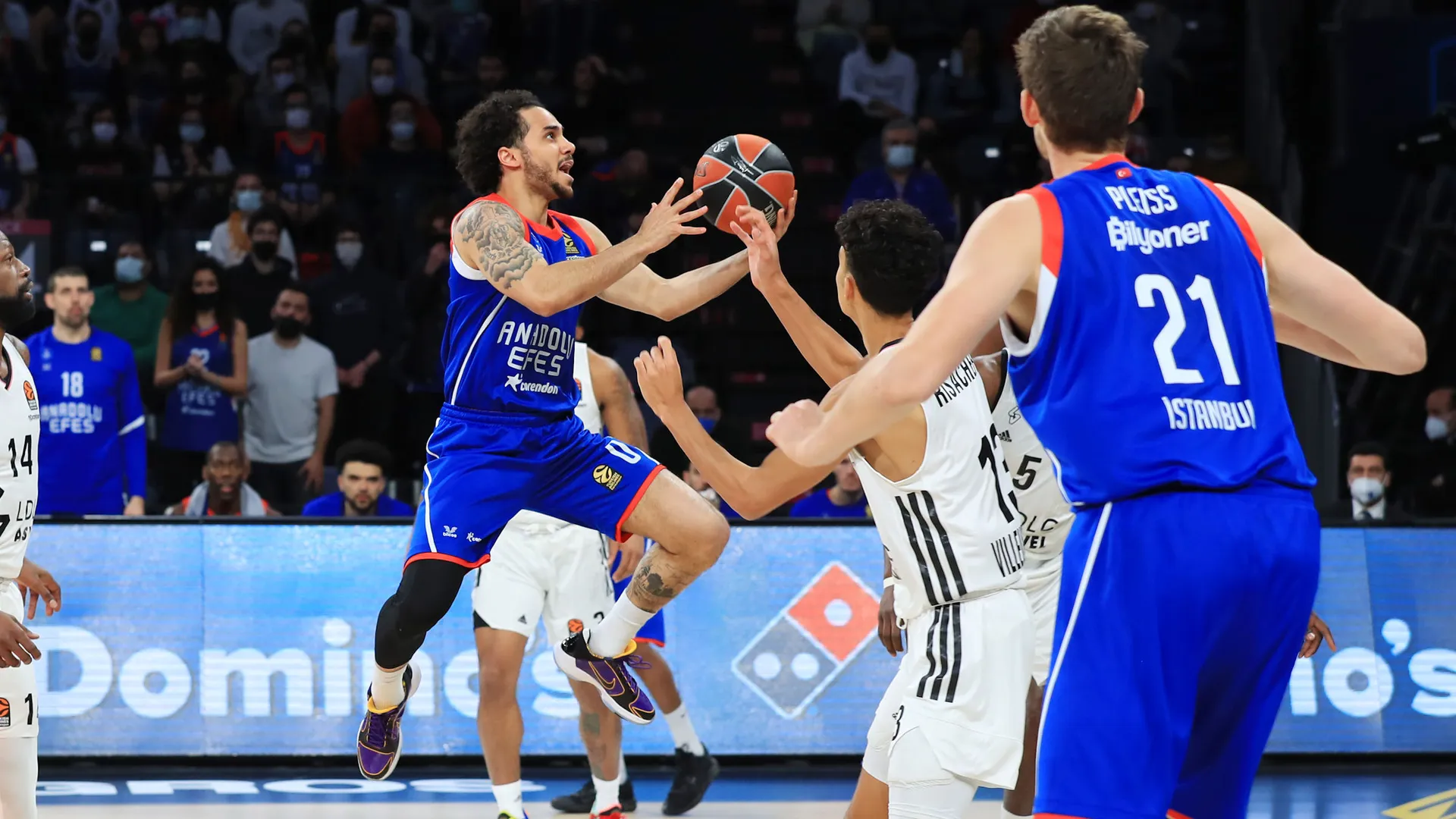 El Anadolu Efes supera la oposición del ASVEL Villeurbanne (78-72)