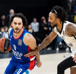 Anadolu Efes logra la victoria sobre la Virtus Bolonia, 89-68