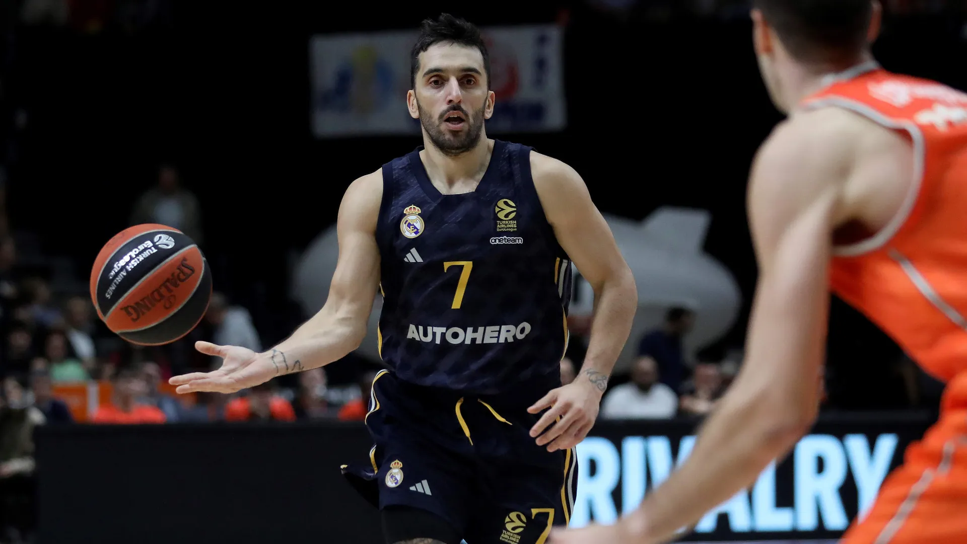 El Valencia se queda a las puertas de someter el invicto blanco, 73-76