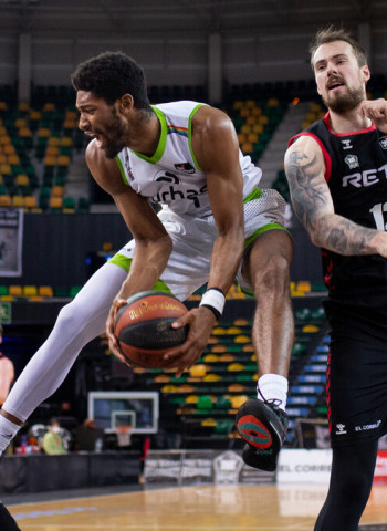 Kyle Alexander, Jugador de la Jornada 32