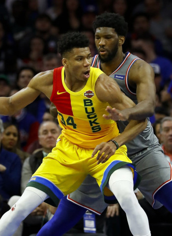 Antetokounmpo le gana la batalla a Embiid, y los Warriors sin problemas ante los Lakers