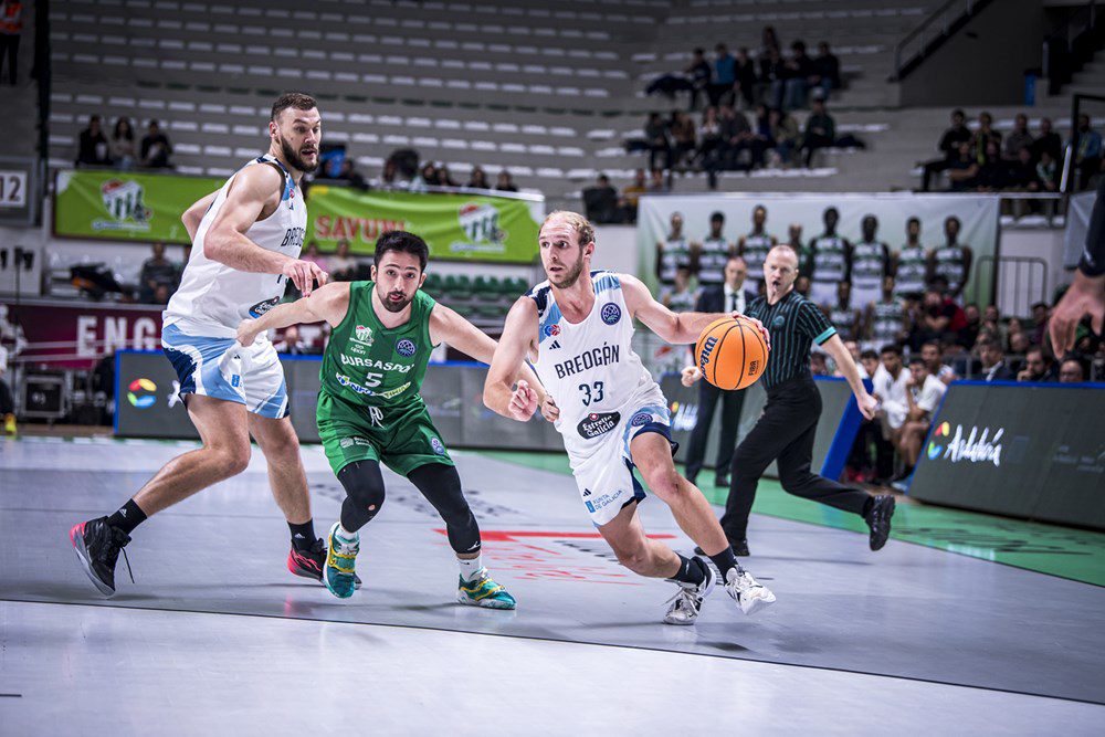 El Bursaspor se aferra a la victoria ante el Río Breogán para evitar la eliminación, 77-65