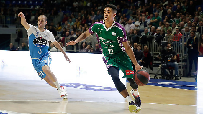 Trabajo y sacrificio del Unicaja para ganar a Monbus Obradoiro (74-63)