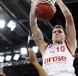 Schroeder quiere a Daniel Theis en sus Atlanta Hawks