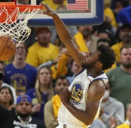 [3-2] La defensa coloca a los Warriors a un paso del anillo (104-94)