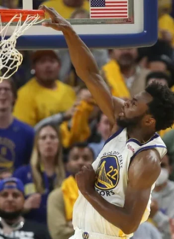 [3-2] La defensa coloca a los Warriors a un paso del anillo (104-94)