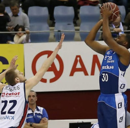 Sufrida cuarta victoria de RETAbet.es GBC ante Rio Natura Monbus Obradoiro (82-75)
