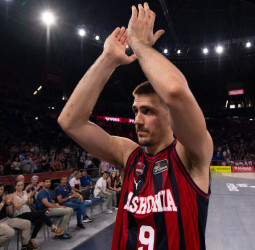 Vanja Marinkovic, Jugador de la Jornada 33