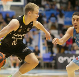 El Lenovo Tenerife incontestable refuerza su liderato en Lugo (61-86)