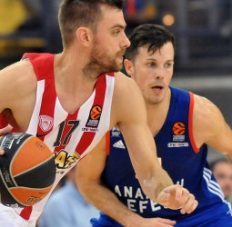 [1-0] Dominio absoluto de Olympiacos sobre el Anadolu Efes (87-72)