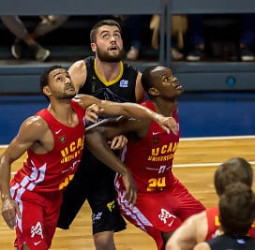 Tobey y Ponitka se imponen al físico de UCAM Murcia (84-78)