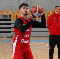 Rob Gray, cerca del Río Breogán