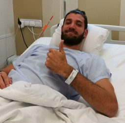 Antoine Diot, intervenido de su rodilla izquierda