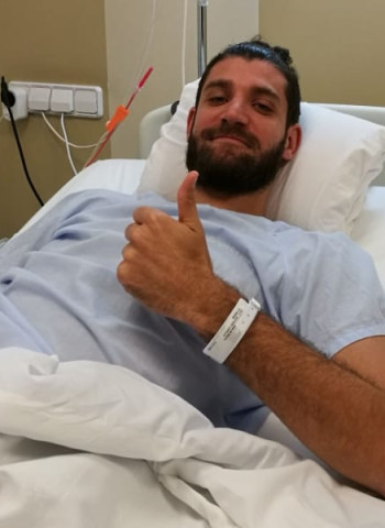 Antoine Diot, intervenido de su rodilla izquierda