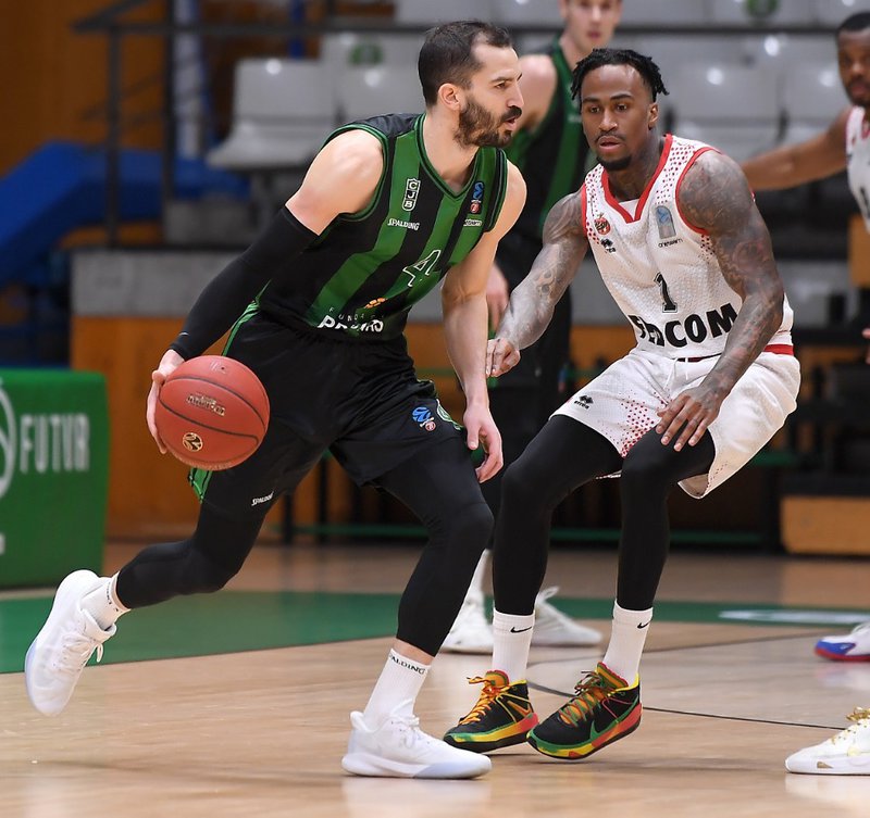 El Joventut se queda líder en solitario (79-72)